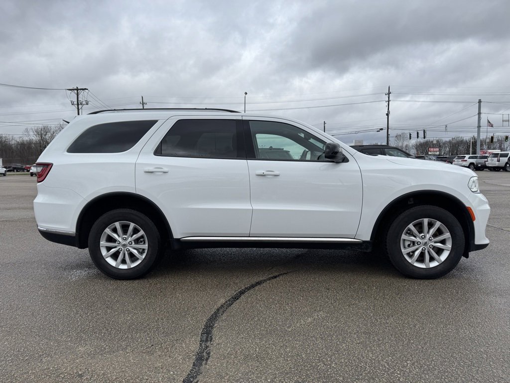 Used 2024 Dodge Durango SXT w/ 3rd Row Seating Group image 7