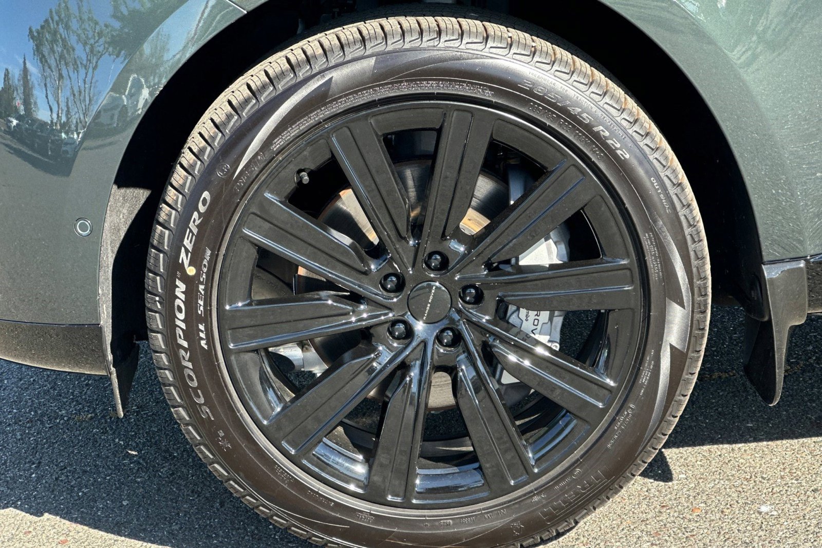 New 2026 Land Rover Range Rover Long Wheelbase SE image 13