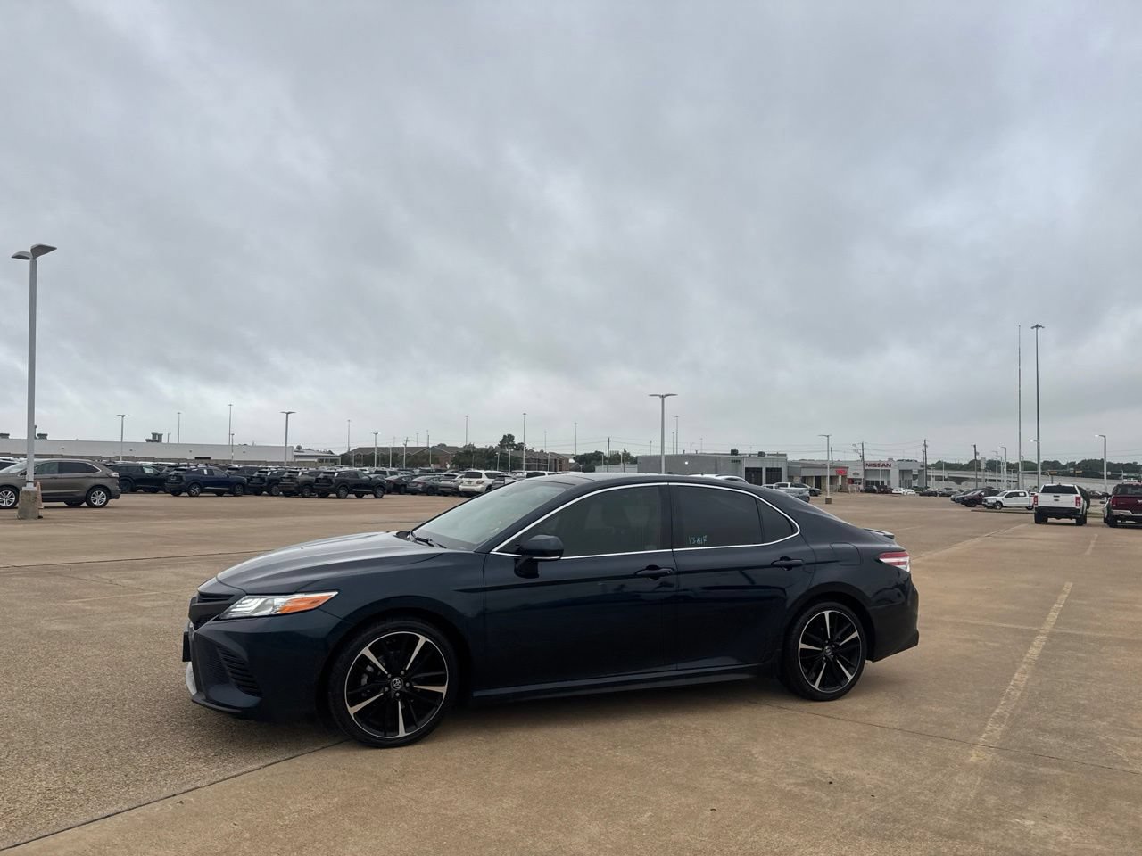 Used 2020 Toyota Camry XSE FWD image 12