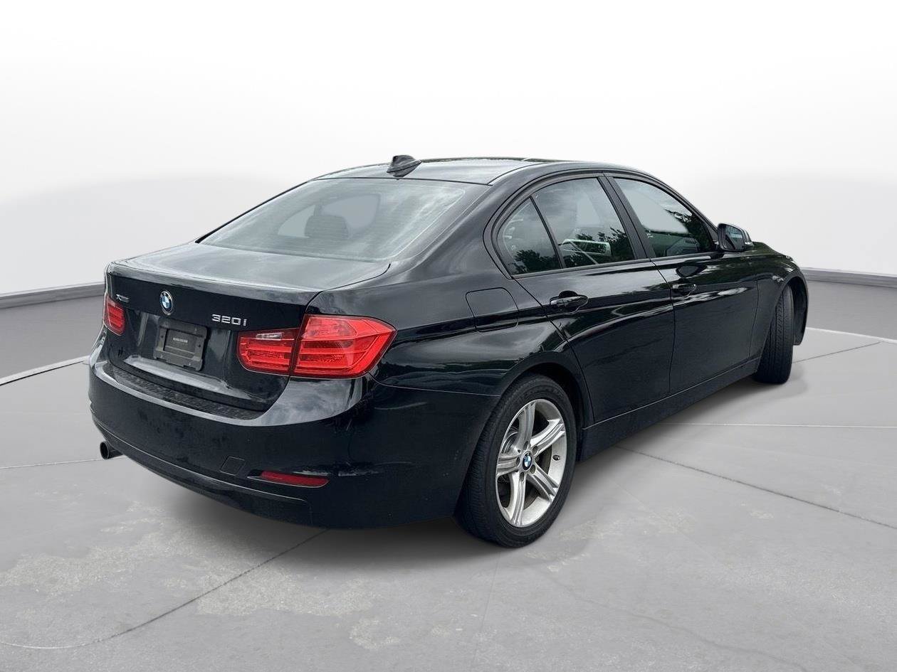 Used 2015 BMW 320i xDrive Sedan AWD/4WD image 6