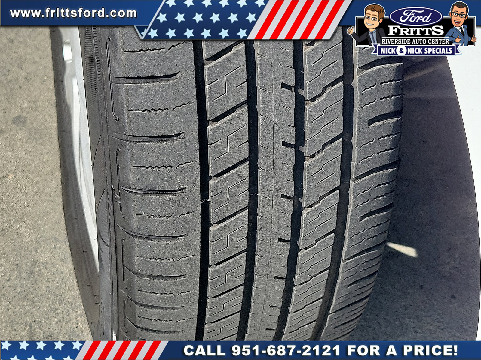 Used 2018 Dodge Grand Caravan SE w/ UConnect Hands-Free Group image 18