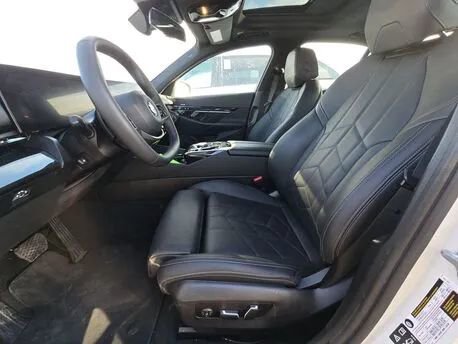 Used 2025 BMW 530i xDrive image 5