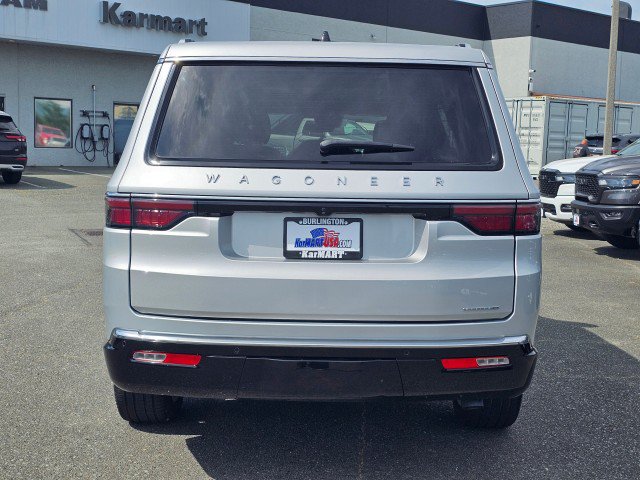 Certified 2024 Jeep Wagoneer Series III w/ Premium Group I AWD/4WD image 4