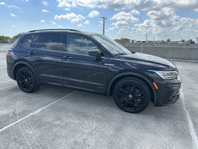 Used 2022 Volkswagen Tiguan SE R-Line image 36