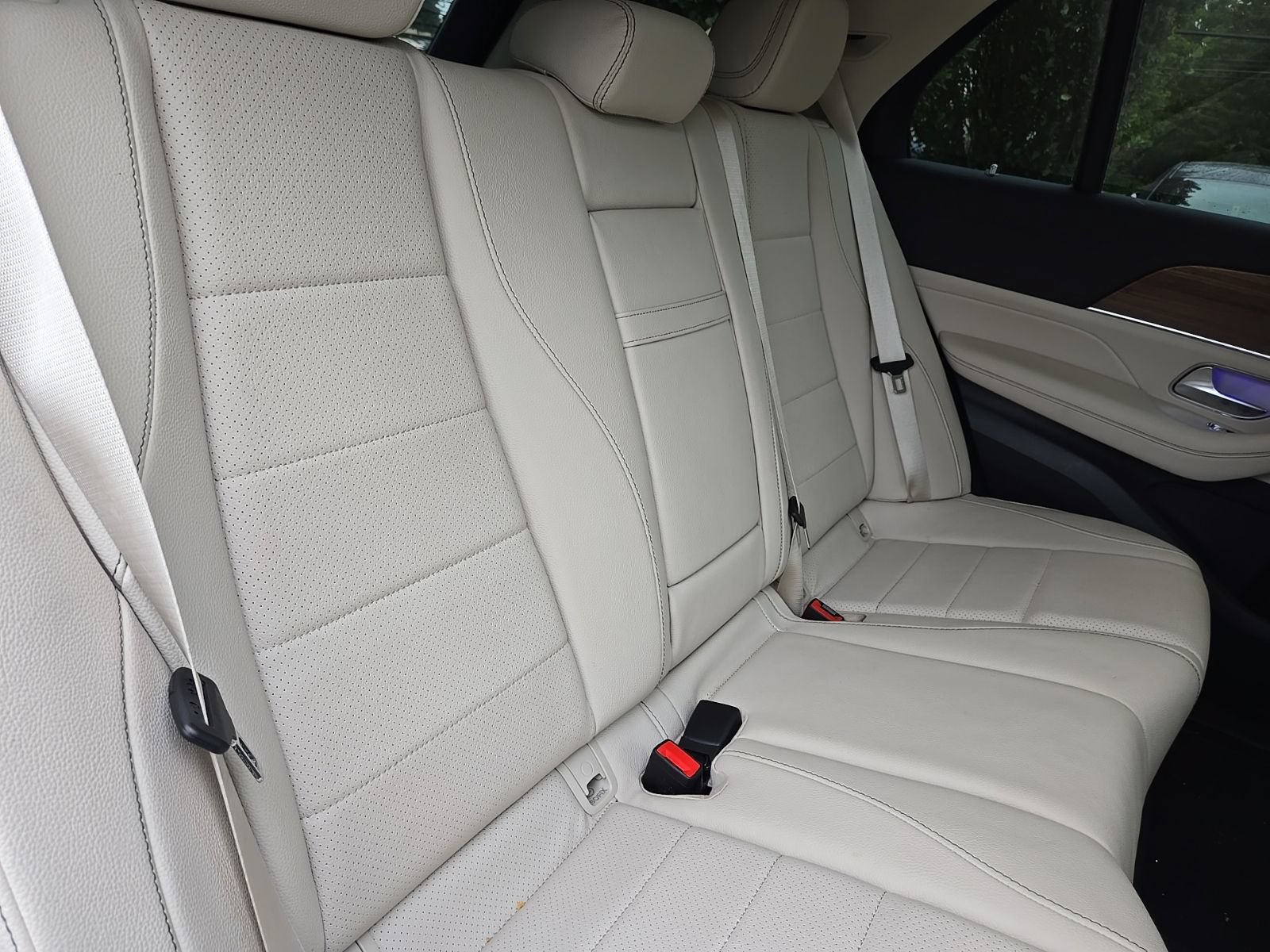 Used 2025 Mercedes-Benz GLE 450e 4MATIC image 10