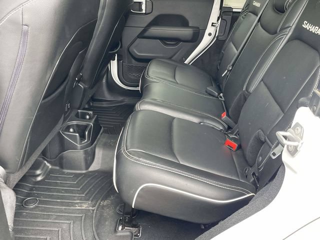 Used 2022 Jeep Wrangler Unlimited Sahara w/ Cold Weather Group AWD/4WD image 5