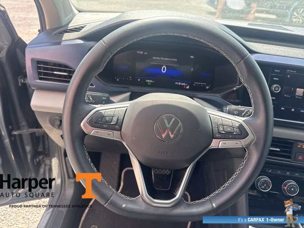 Used 2023 Volkswagen Taos SE w/ Panoramic Sunroof Package image 17