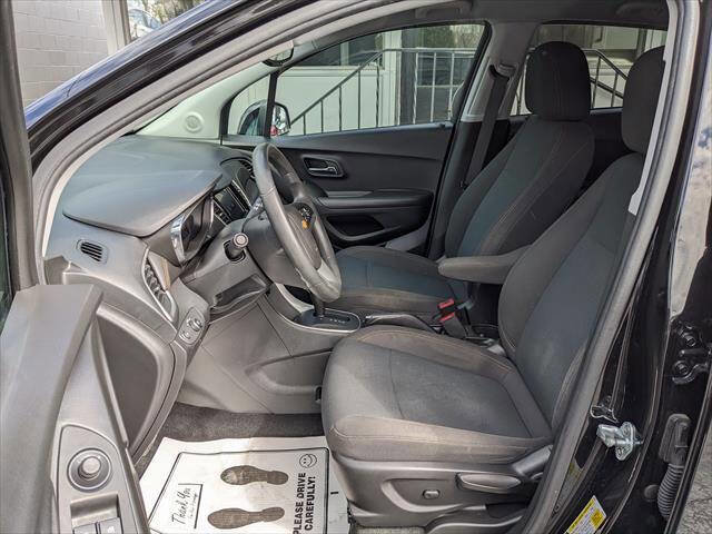 Used 2020 Chevrolet Trax LS w/ Tint and Cruise Package image 8