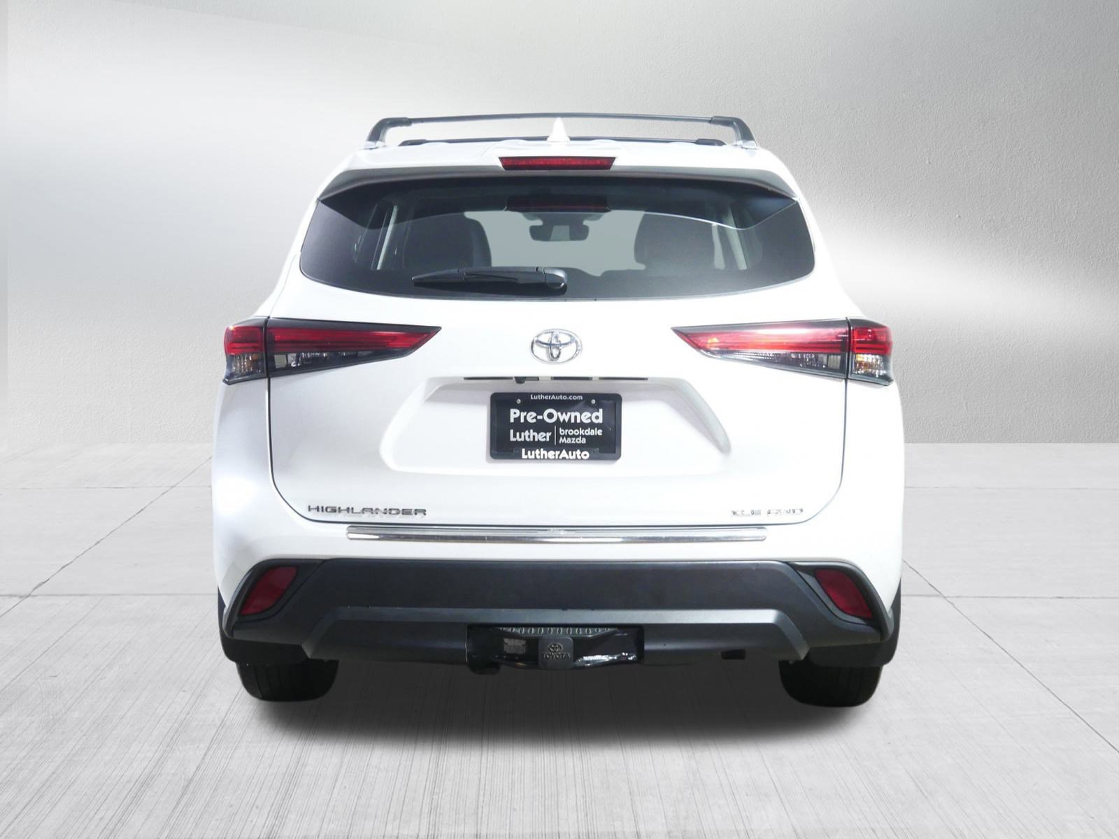 Used 2022 Toyota Highlander XLE image 6