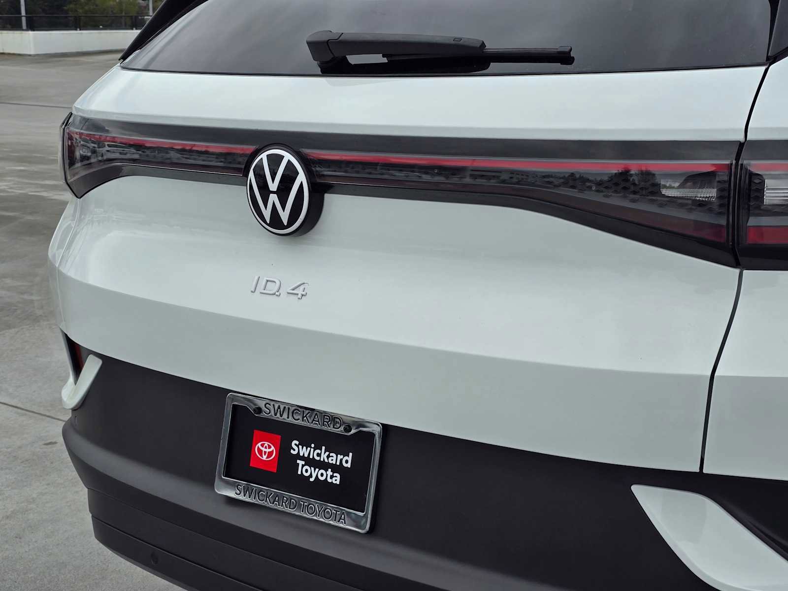 Used 2024 Volkswagen ID.4 2WD image 13