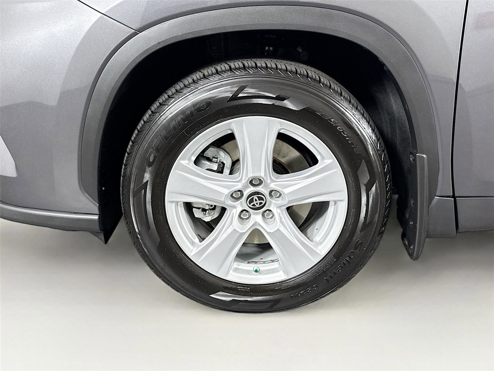Certified 2023 Toyota Highlander L FWD image 39