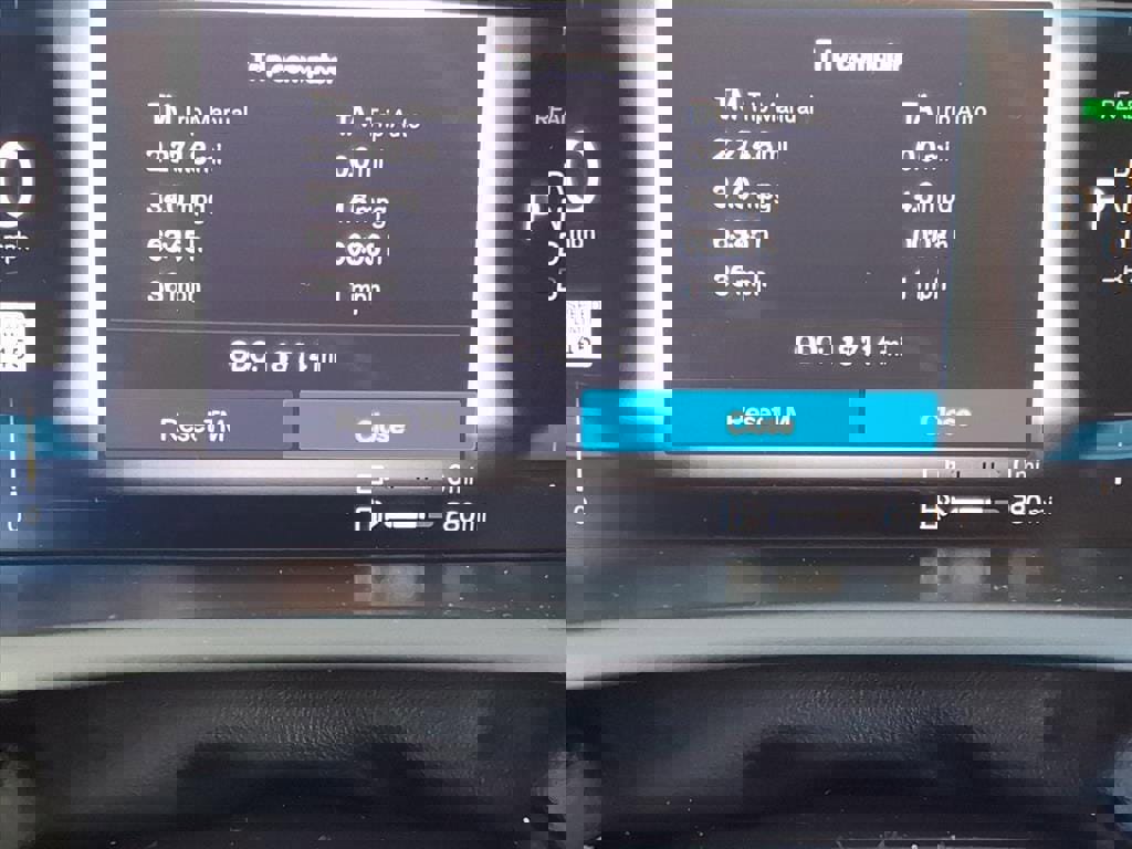 Used 2025 Volvo XC90 T8 Plus w/ Protection Package Premier image 27