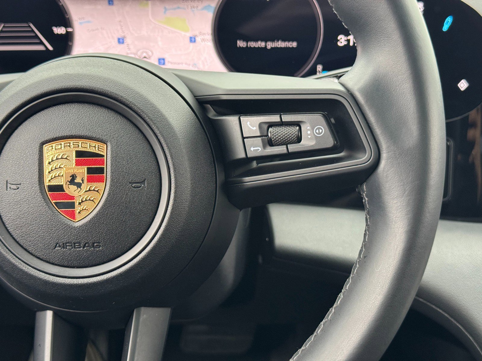 Used 2023 Porsche Taycan image 21