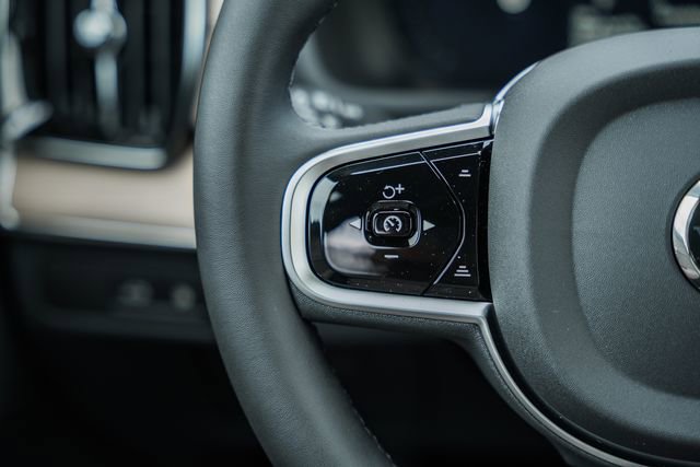 New 2026 Volvo XC90 T8 Plus w/ Protection Package Premier AWD/4WD image 28