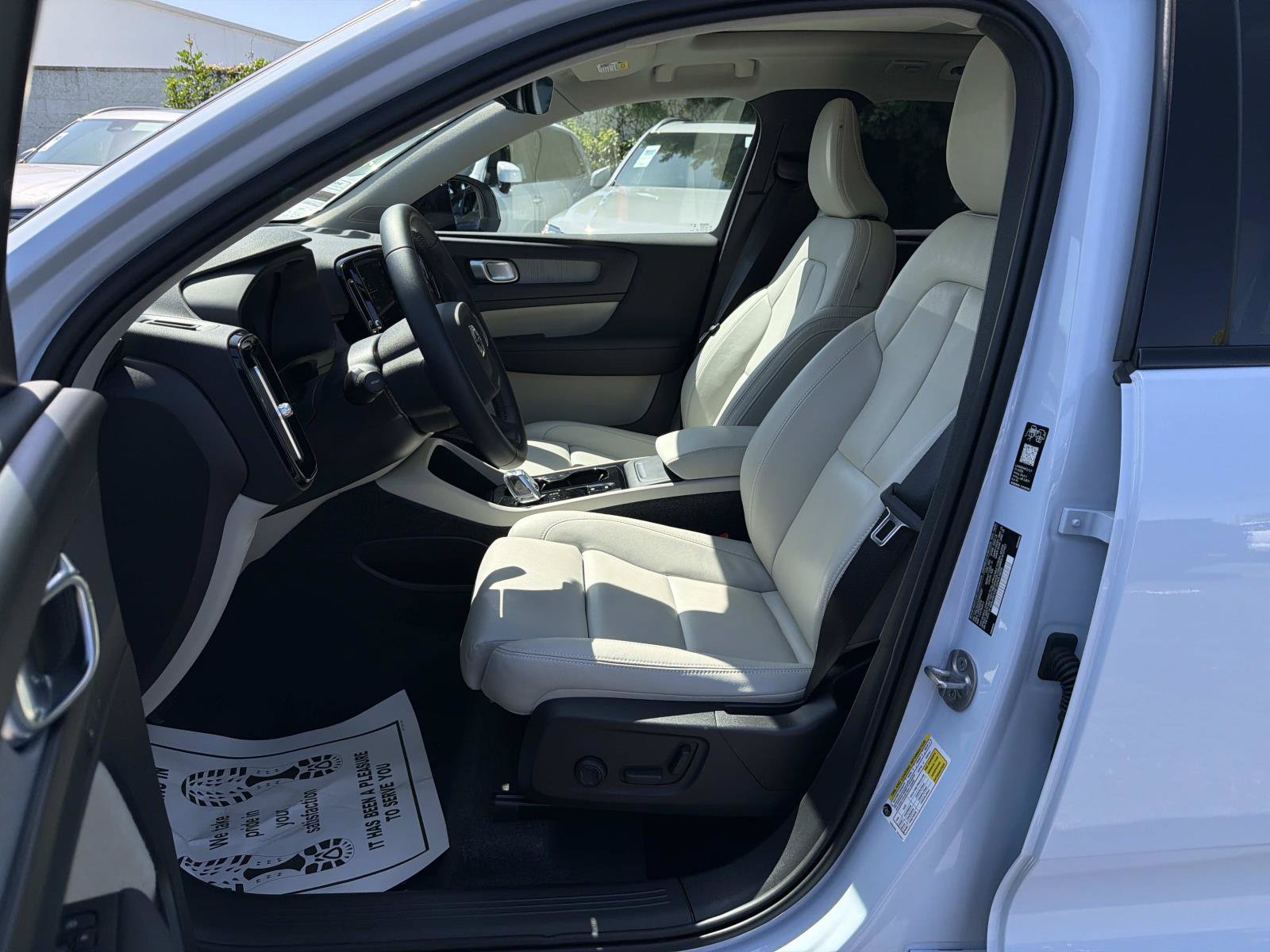New 2026 Volvo XC40 B5 Plus w/ Protection Package Premier AWD/4WD image 17