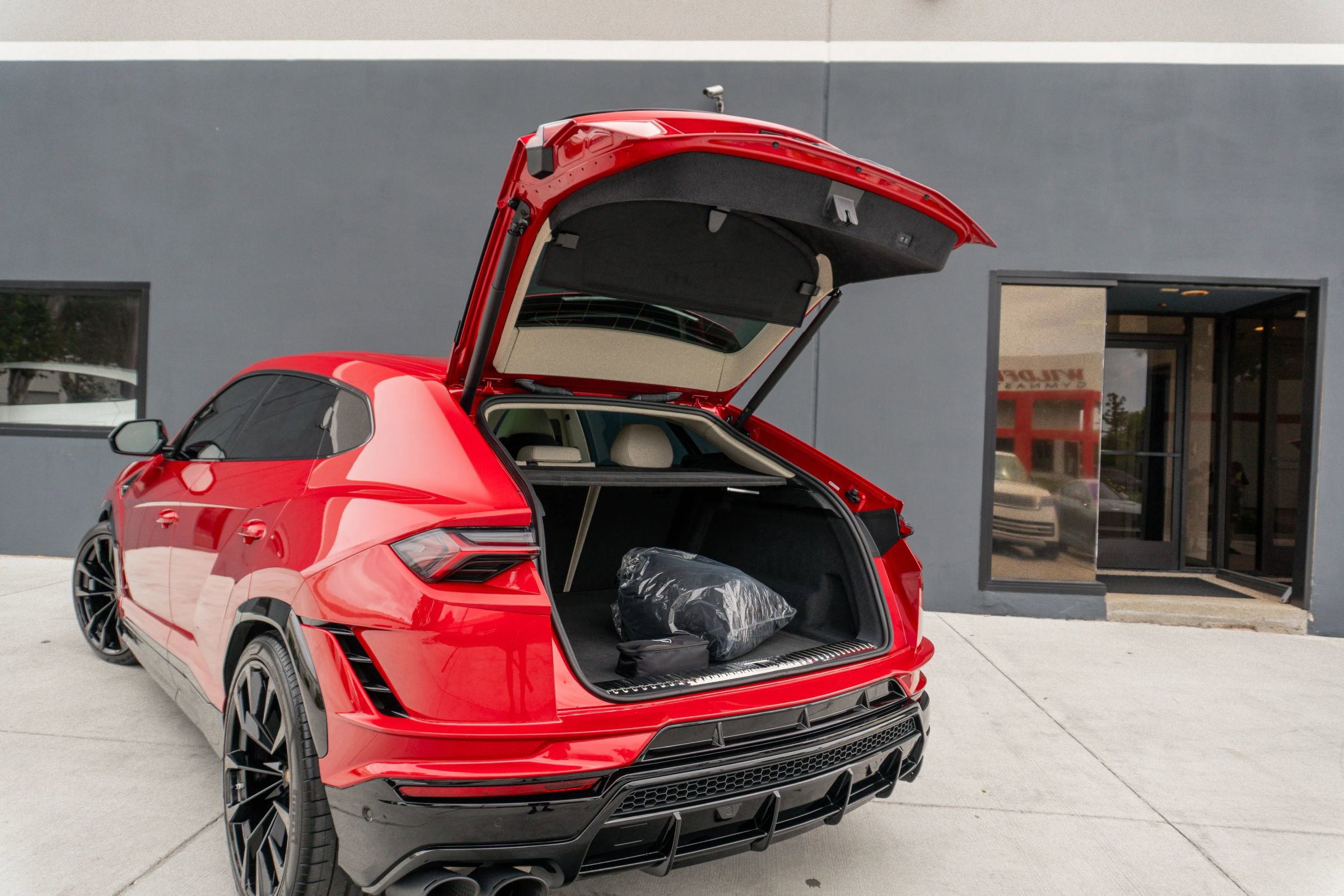 Used 2023 Lamborghini Urus S image 68