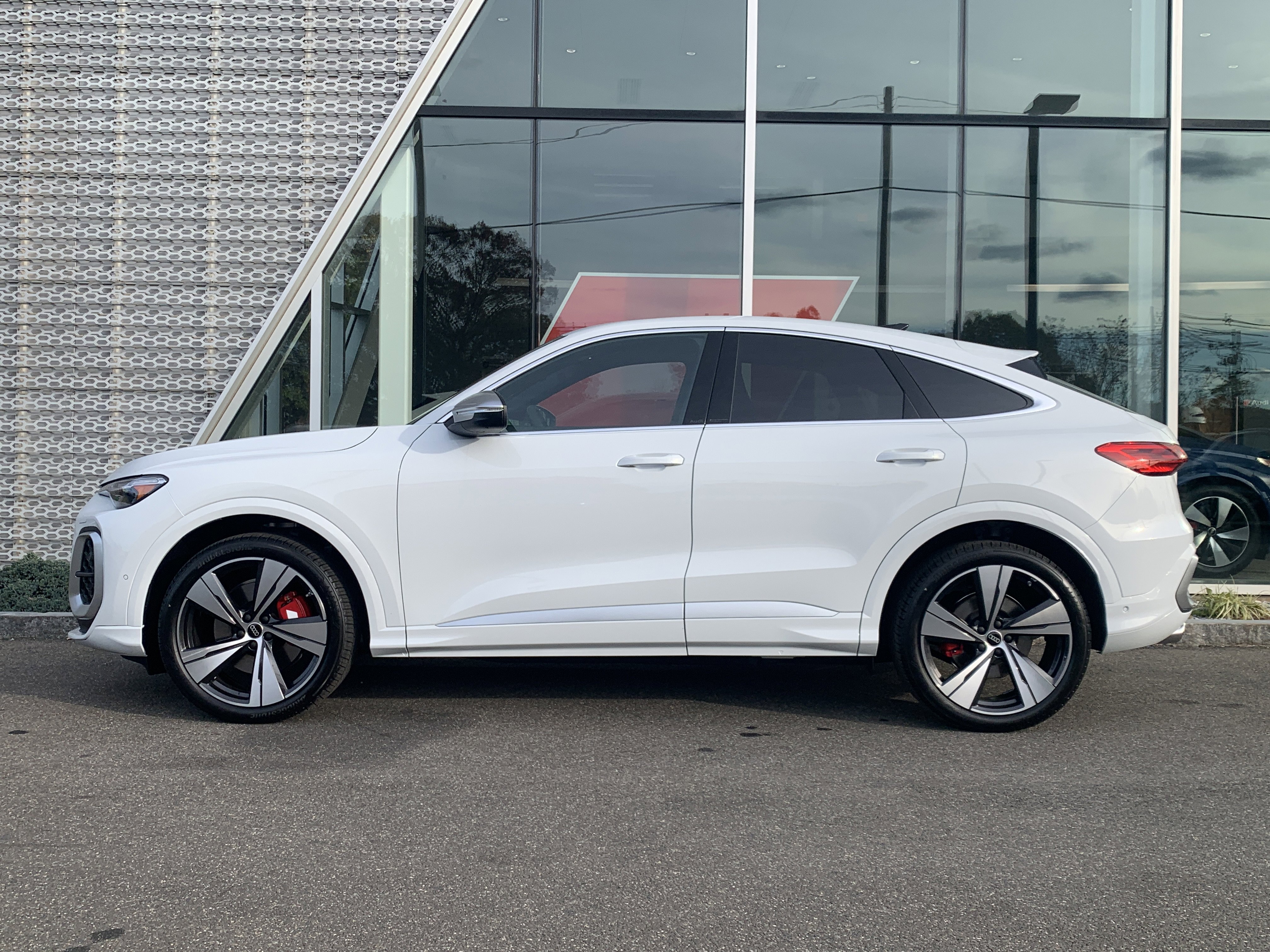 New 2025 Audi SQ5 Premium Plus image 2