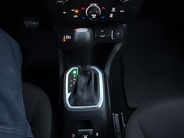 Used 2023 Jeep Renegade Latitude AWD/4WD image 22