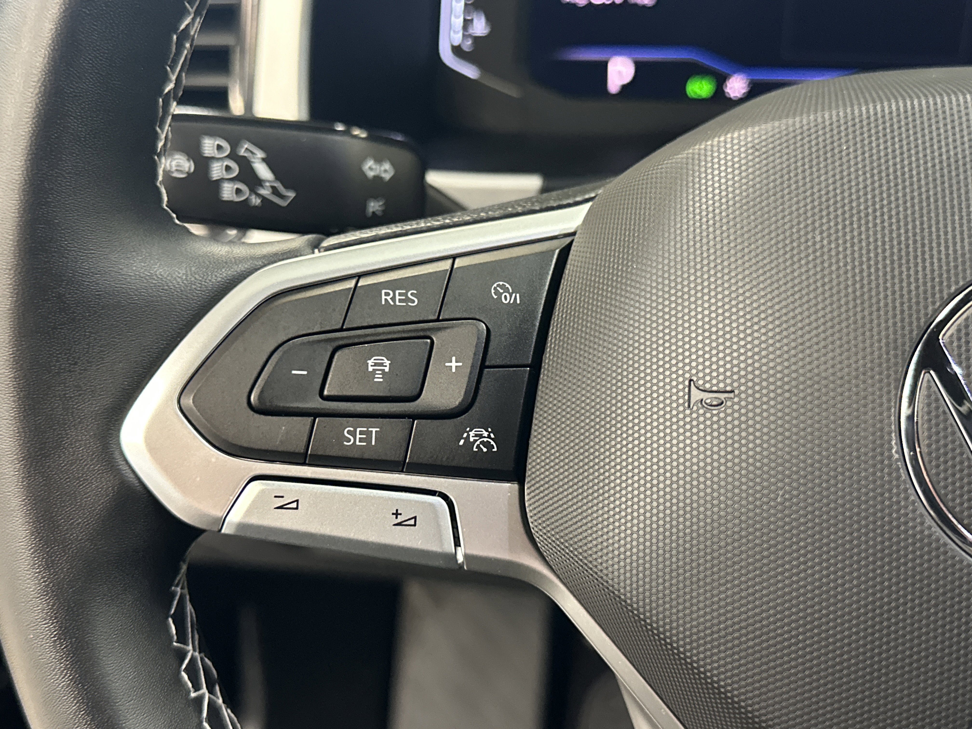 Used 2023 Volkswagen Atlas Cross Sport SEL image 36