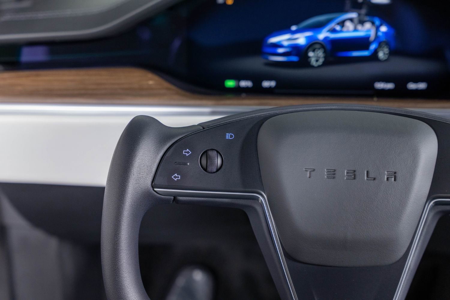 Used 2023 Tesla Model X image 32