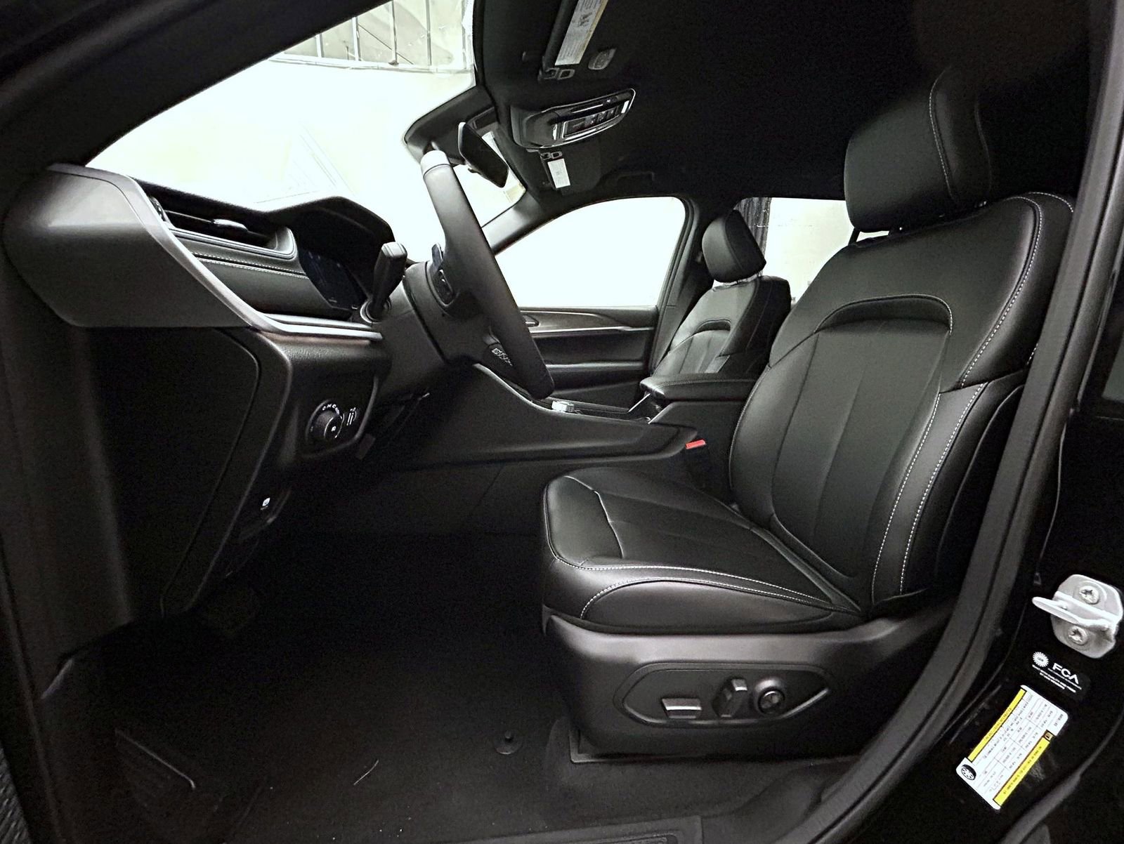 New 2025 Jeep Grand Cherokee Limited image 10