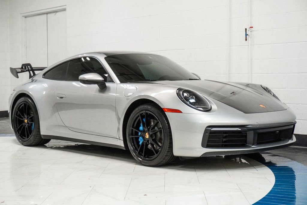 Used 2024 Porsche 911 Carrera RWD image 5
