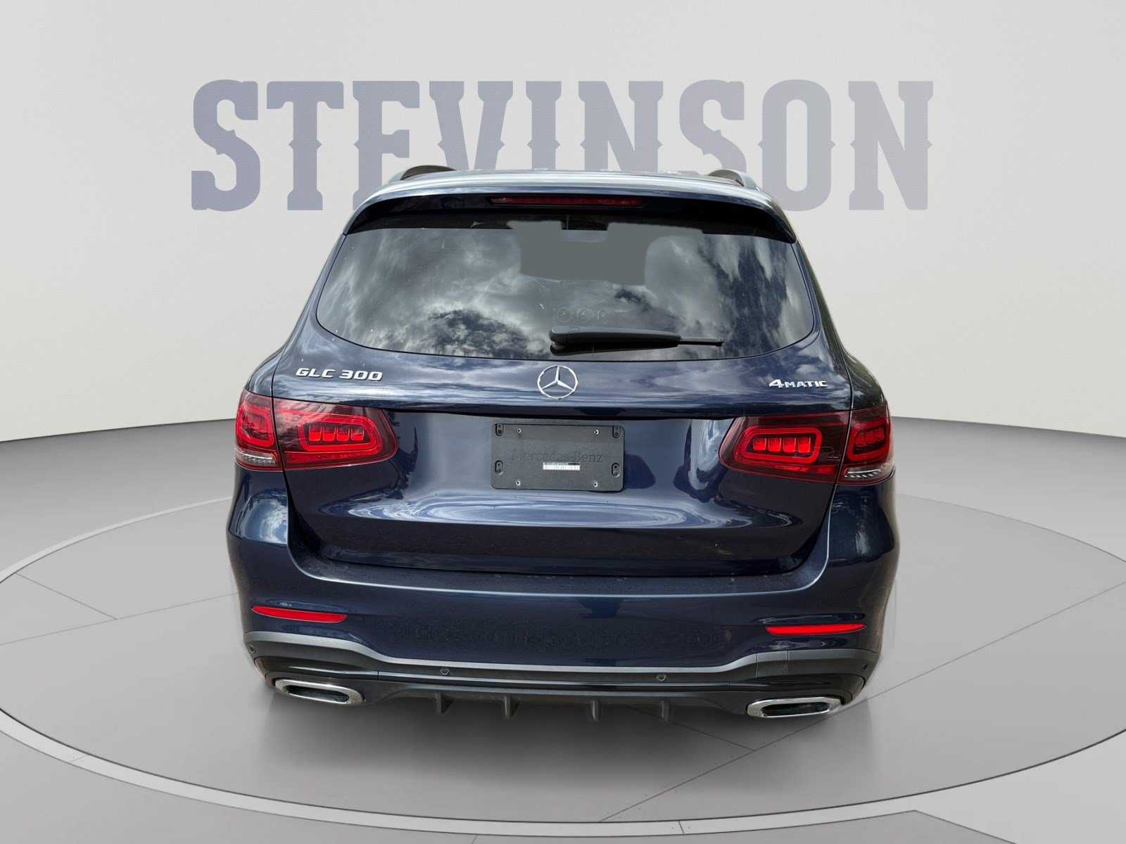 Used 2021 Mercedes-Benz GLC 300 4MATIC image 4