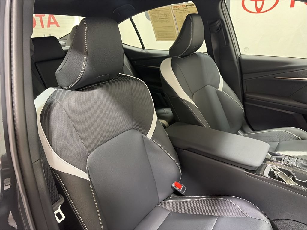 Used 2026 Toyota Camry SE FWD image 14