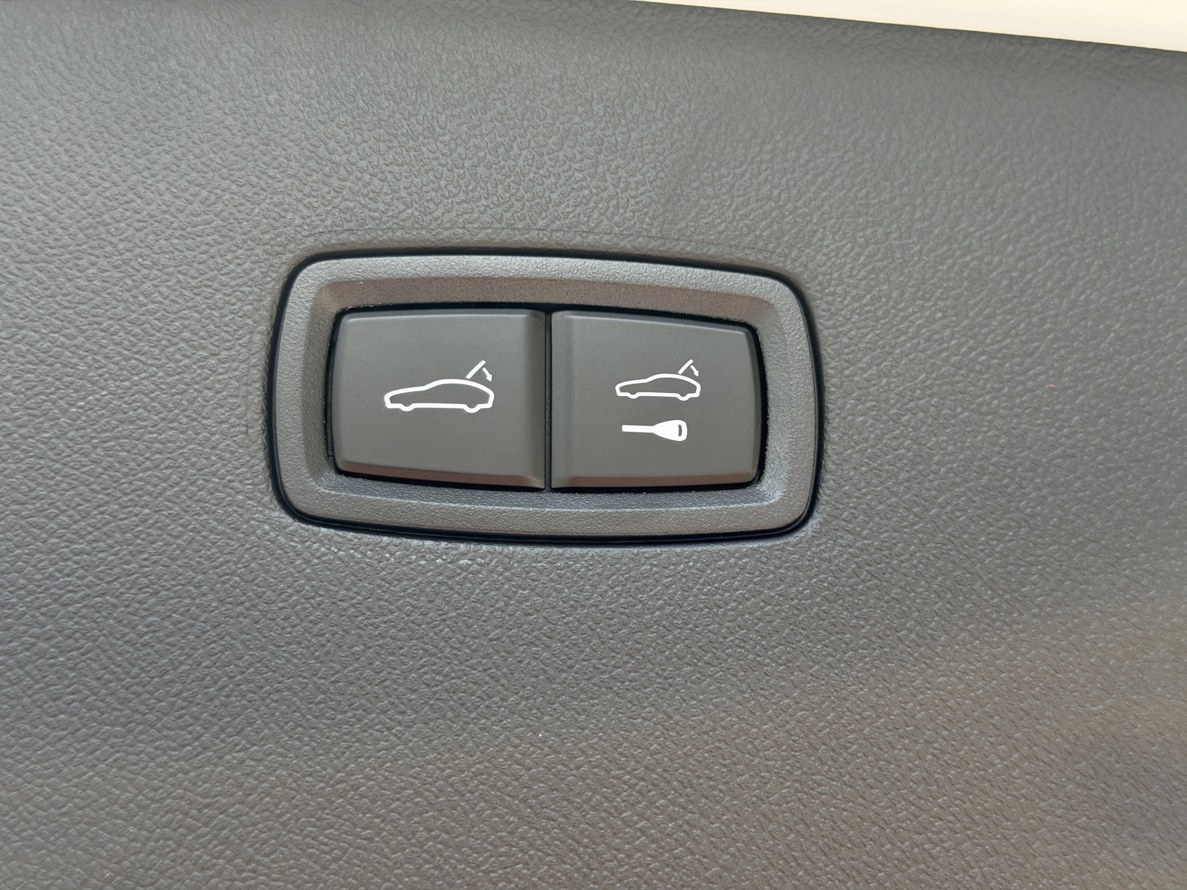 Certified 2024 Porsche Cayenne S AWD/4WD image 15