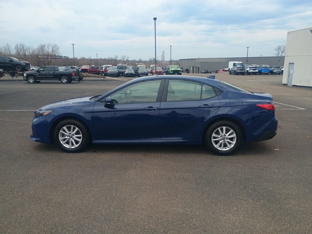 Used 2025 Toyota Camry LE w/ Convenience Package AWD/4WD image 4