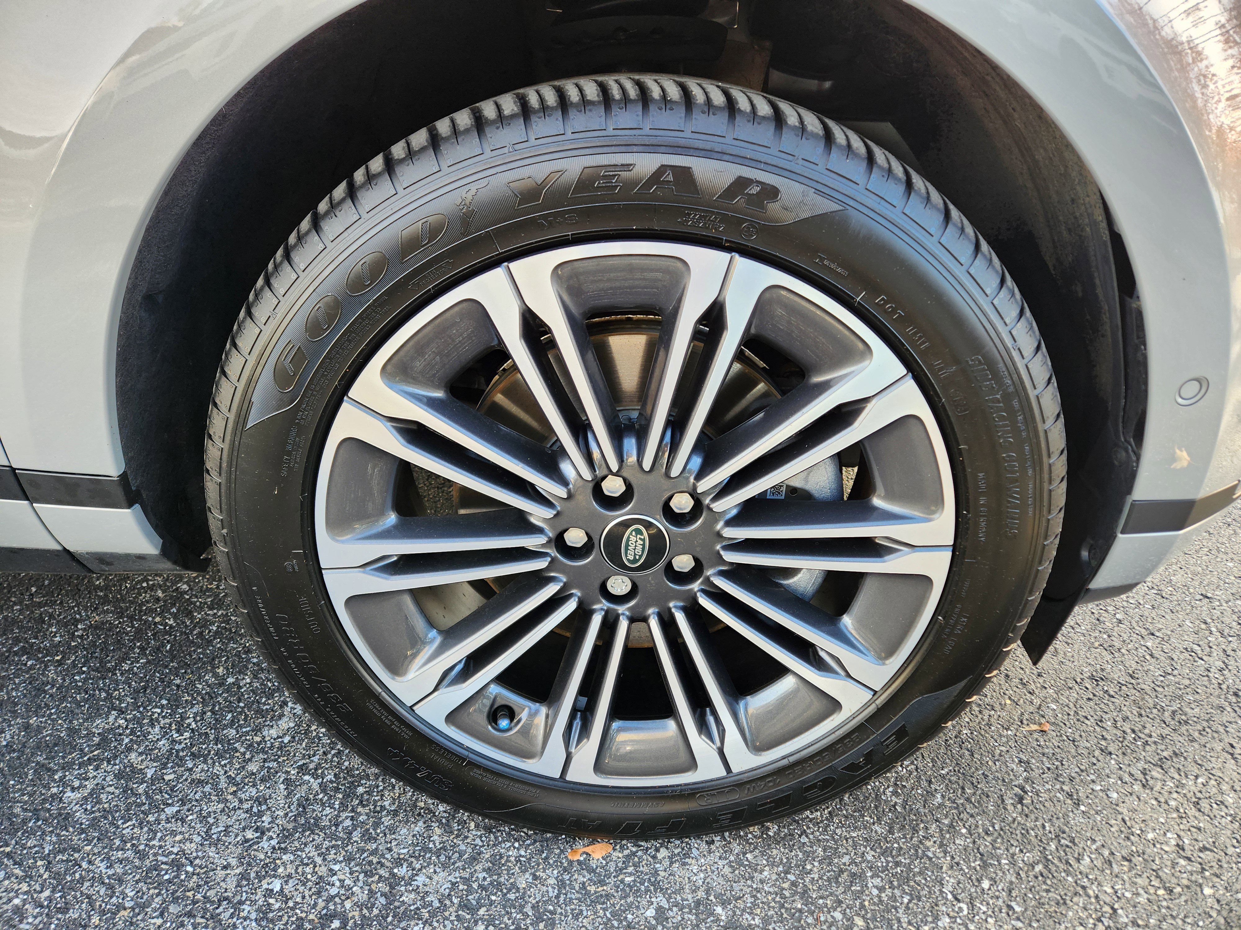 Certified 2025 Land Rover Range Rover Evoque S image 7