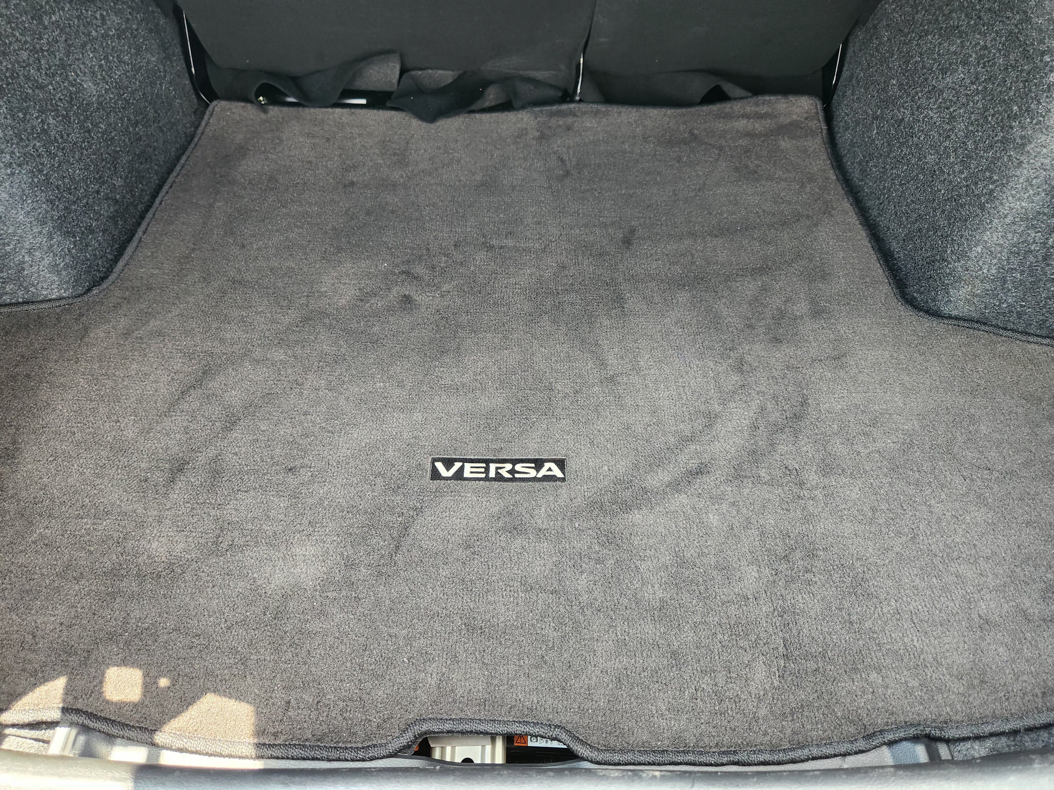 Used 2025 Nissan Versa SR w/ Trunk Package FWD image 33