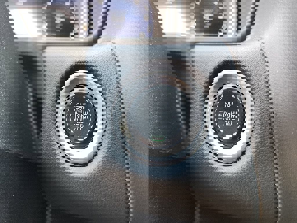 Certified 2022 Chevrolet Tahoe Z71 w/ Luxury Package AWD/4WD image 30