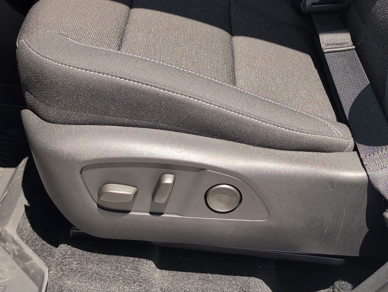 New 2026 Chevrolet Traverse LT w/ Sun and Wheel Package FWD image 14