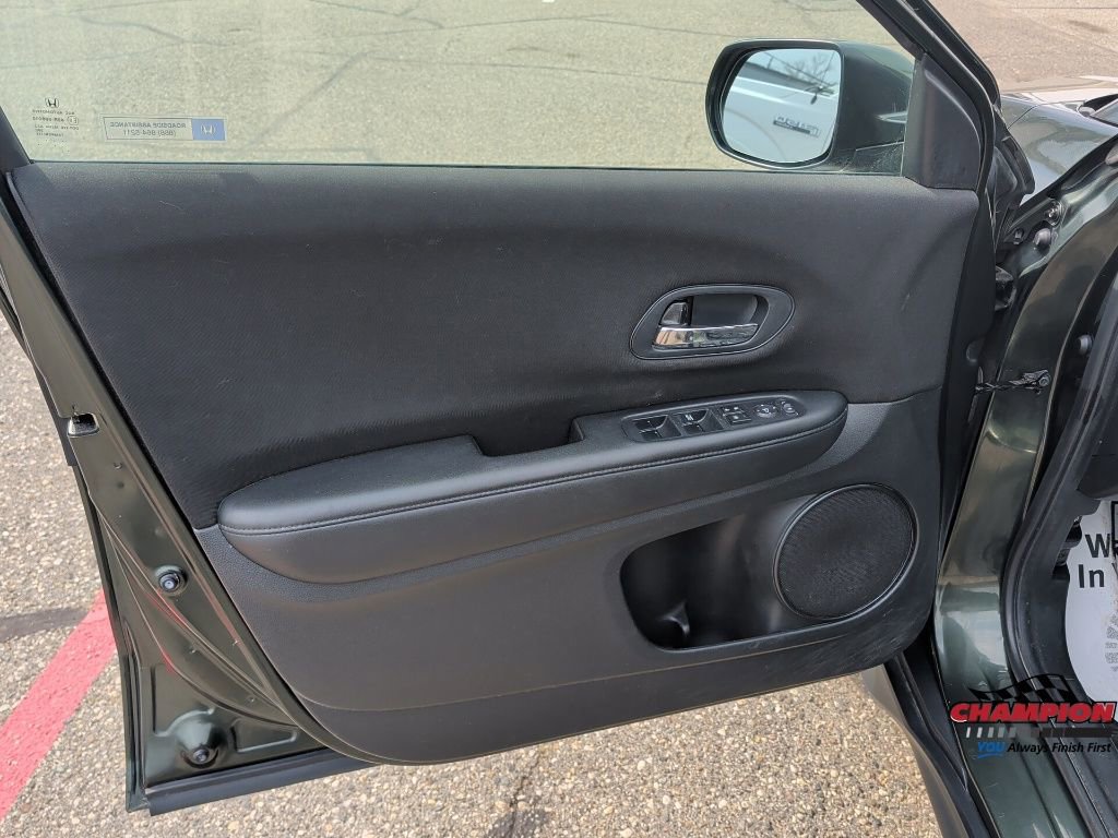 Used 2018 Honda HR-V LX image 10