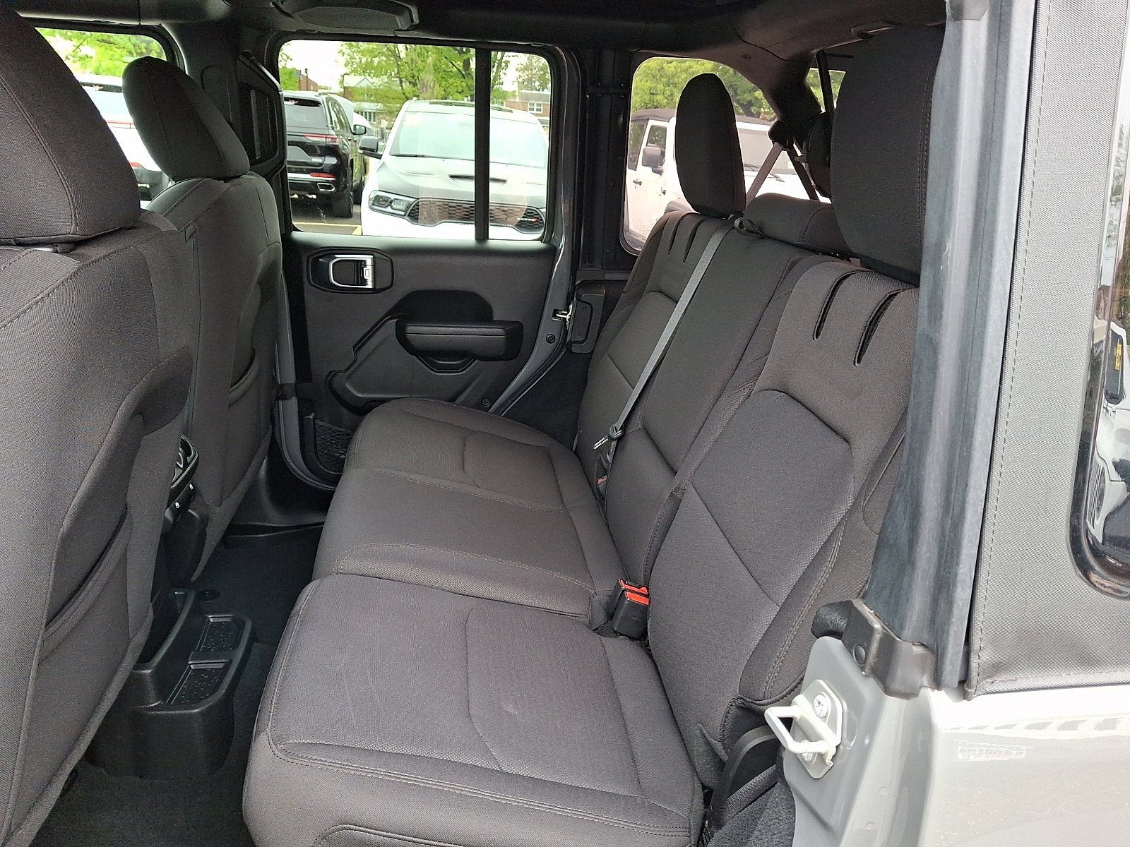Used 2023 Jeep Wrangler Unlimited AWD/4WD image 9