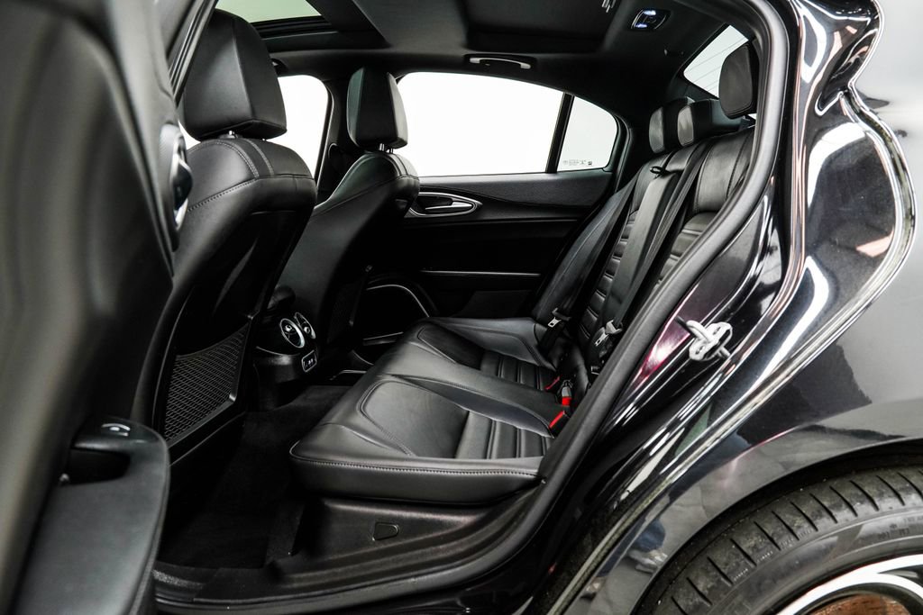 Used 2023 Alfa Romeo Giulia Veloce image 17