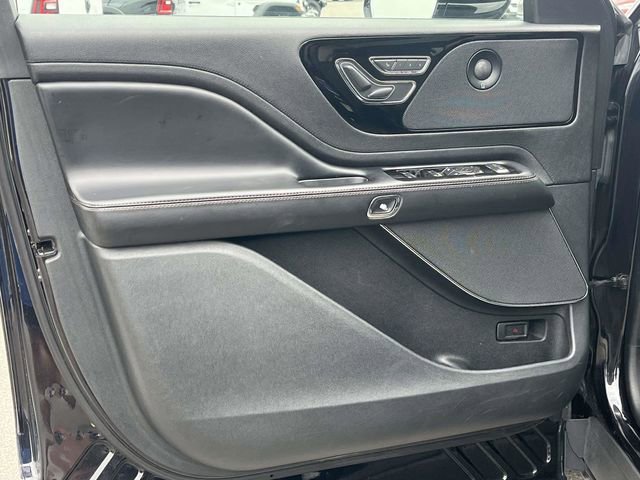 Used 2021 Lincoln Aviator Reserve w/ Elements Package Plus AWD/4WD image 15