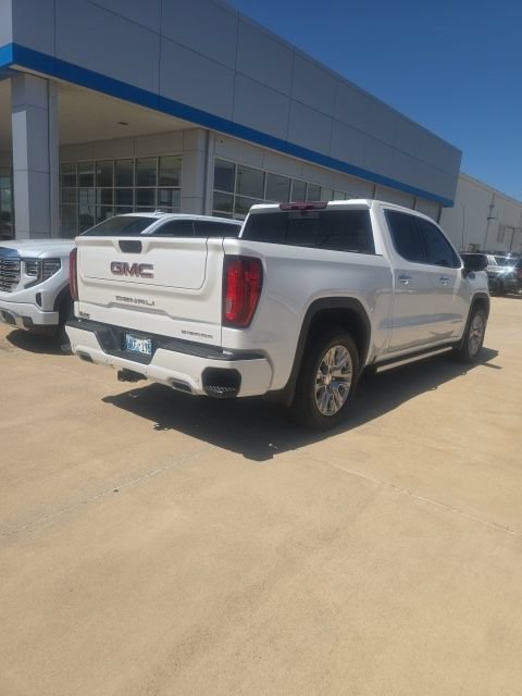 Used 2023 GMC Sierra 1500 Denali w/ Technology Package AWD/4WD image 7