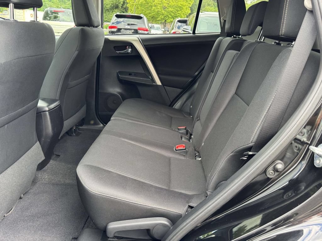 Used 2014 Toyota RAV4 XLE AWD/4WD image 17