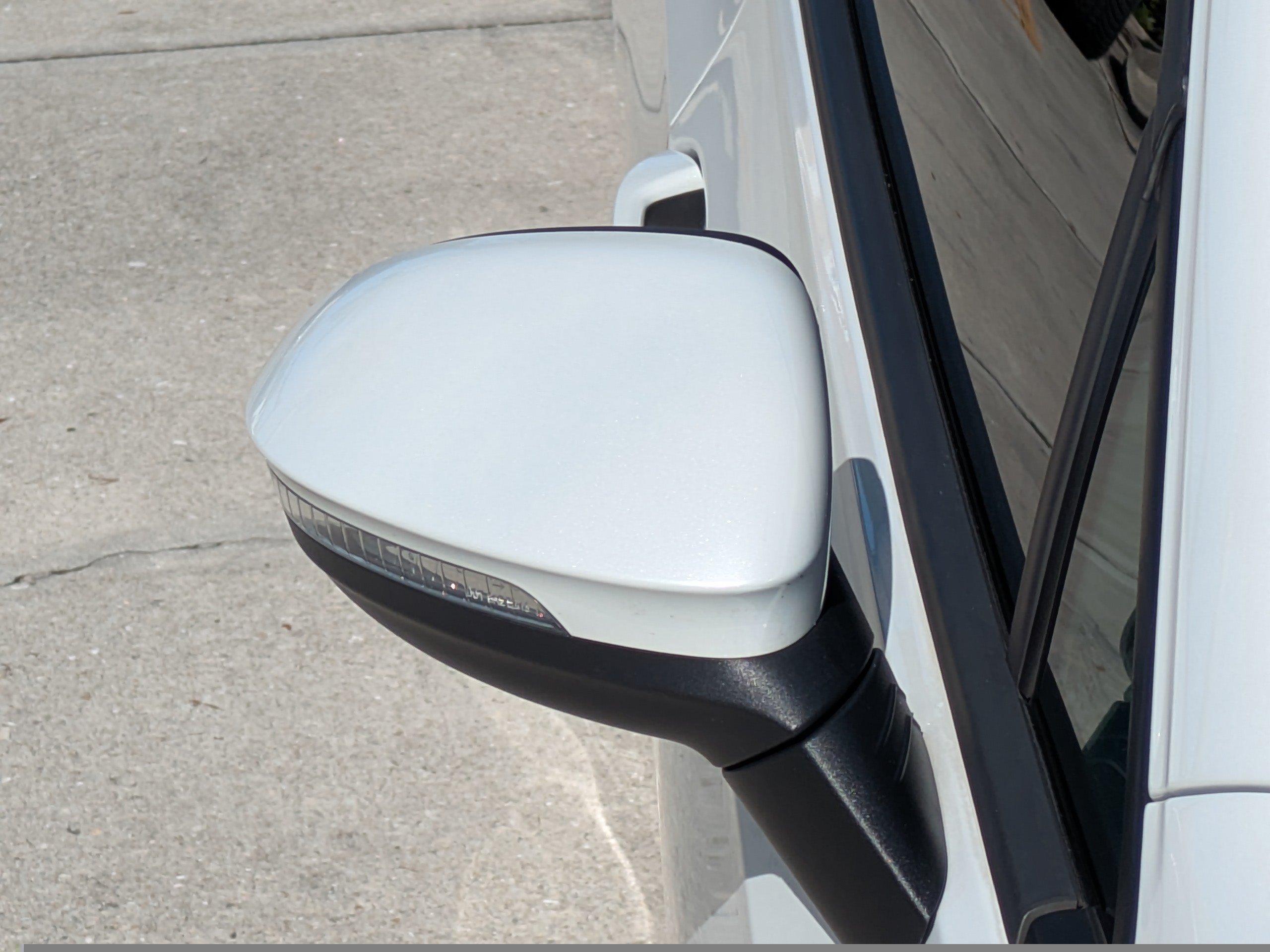 Used 2024 Volkswagen GTI SE FWD image 15