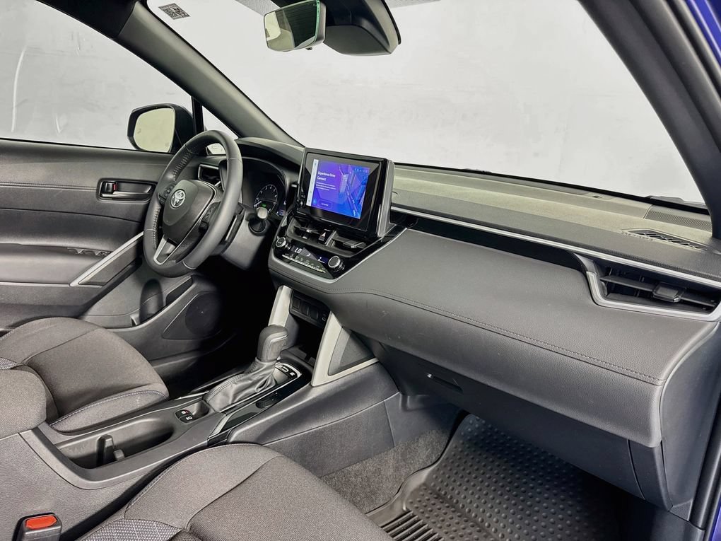 Used 2024 Toyota Corolla Cross AWD Hybrid image 35