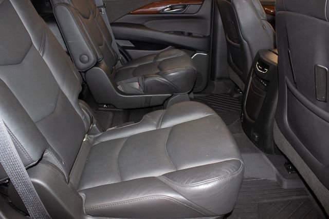 Used 2018 Cadillac Escalade Luxury image 12
