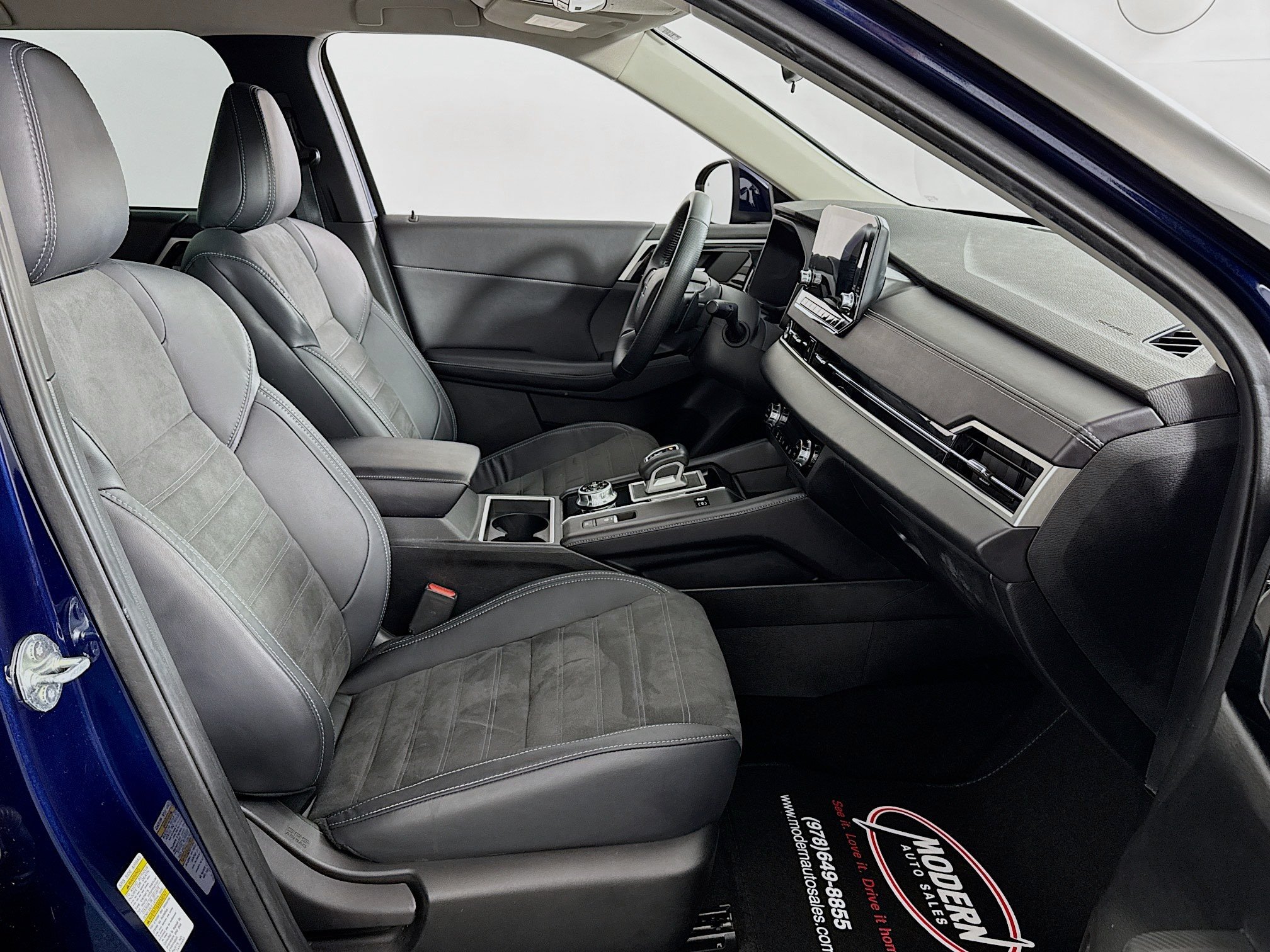 Used 2023 Mitsubishi Outlander SE AWD/4WD image 39