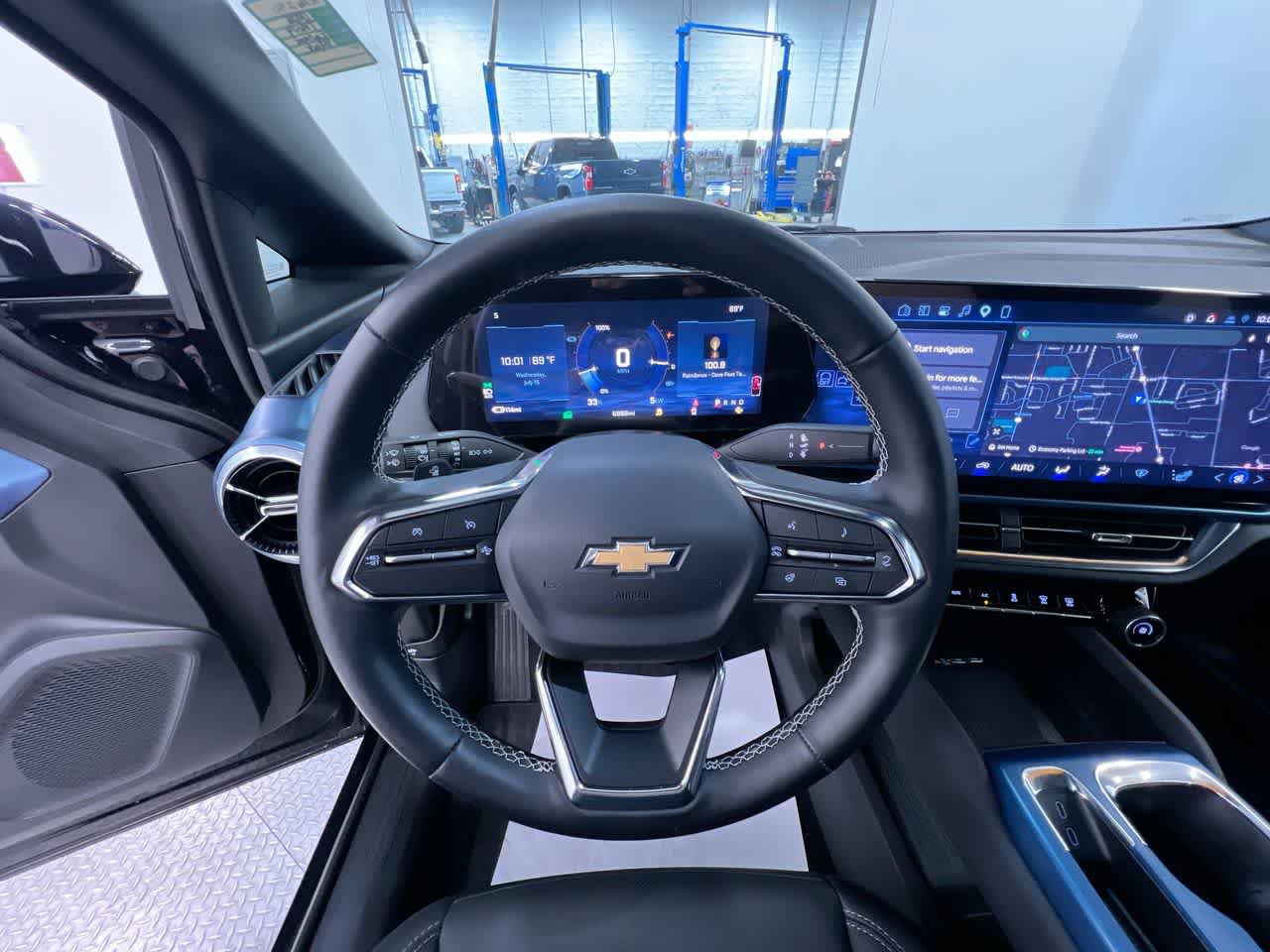 Used 2026 Chevrolet Equinox EV LT FWD image 15