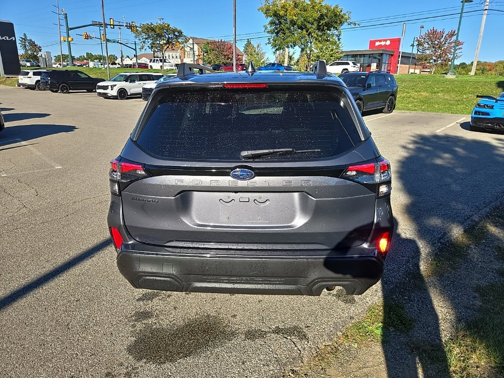 Used 2025 Subaru Forester Premium AWD/4WD image 4