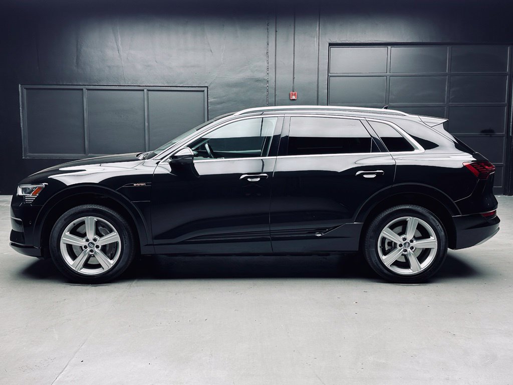 Used 2019 Audi e-tron Premium Plus w/ Cold Weather Package AWD/4WD image 4