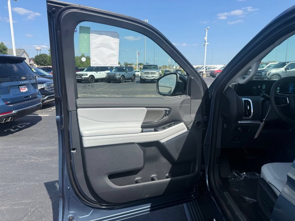 New 2027 Ford Expedition Platinum w/ Platinum Ultimate Package AWD/4WD image 13