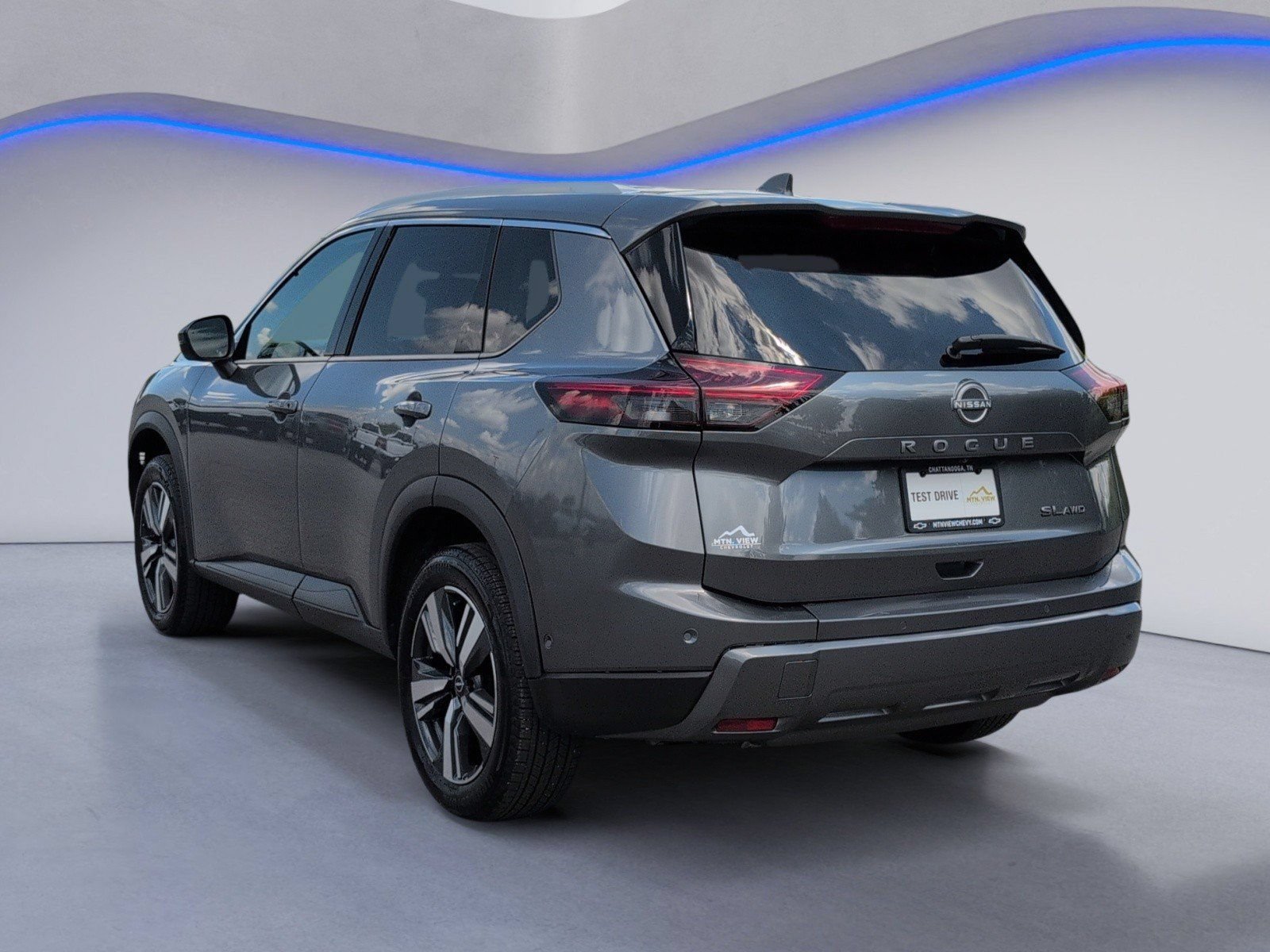 Used 2026 Nissan Rogue SL AWD/4WD image 3