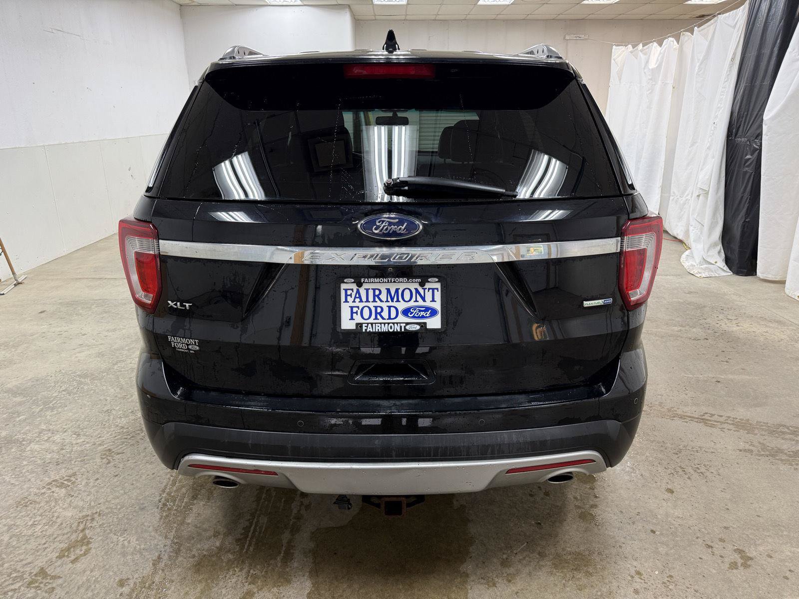 Used 2016 Ford Explorer XLT w/ Equipment Group 202A AWD/4WD image 6